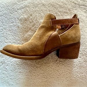 Born Boots Women’s 7M Carin Ankle Booties Heels